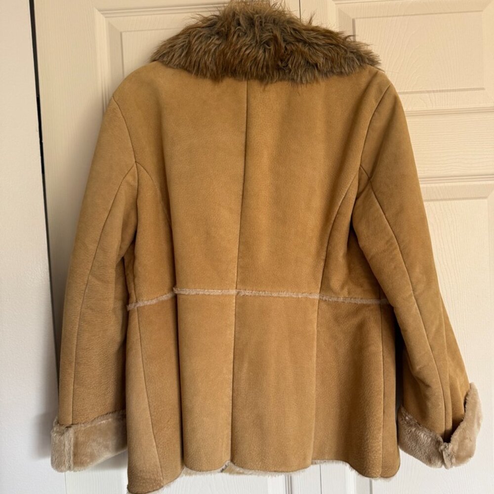 Woman Shearling Jacket - Picture 2 of 4